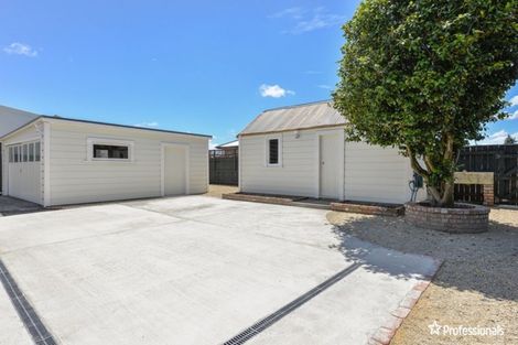 Photo of property in 1 Hereford Drive, Carterton, 5713