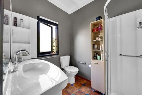 Photo of property in 82 Barrett Street, Westown, New Plymouth, 4310