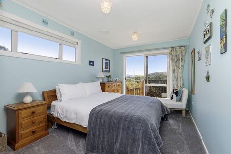 Photo of property in 14 Kenef Road, Paremata, Porirua, 5024