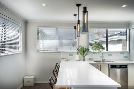 Photo of property in 2/9 Stacey Place, Woolston, Christchurch, 8062