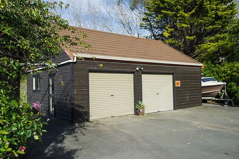 Photo of property in 52 Saddler Road, Muriwai, Gisborne, 4072