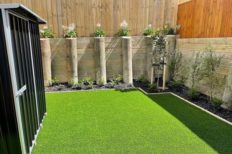 Photo of property in 2/102 Millbrook Road, Sunnyvale, Auckland, 0612