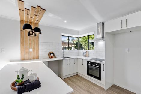 Photo of property in 2/11 Gatonby Place, Avonhead, Christchurch, 8042