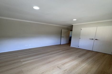 Photo of property in 52 Sapperton Drive, Henderson, Auckland, 0612