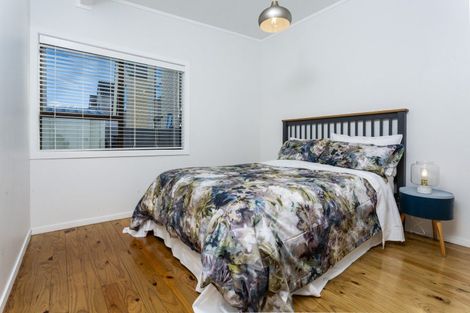 Photo of property in 2/7 Eskdale Road, Birkdale, Auckland, 0626