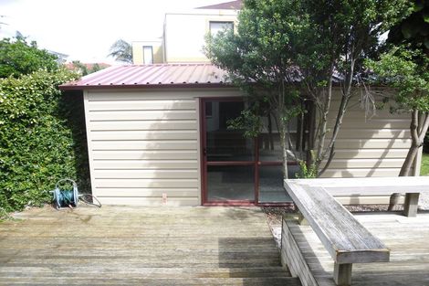 Photo of property in 15 Hattaway Avenue, Bucklands Beach, Auckland, 2012