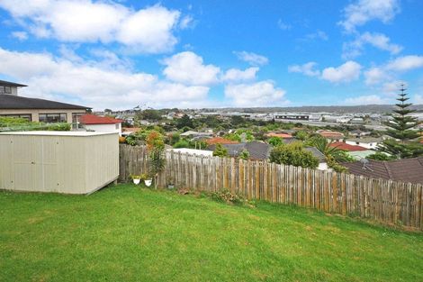 Photo of property in 5 Lorikeet Place, Unsworth Heights, Auckland, 0632