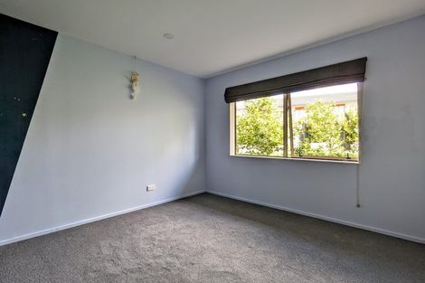 Photo of property in 32 Roy Maloney Drive, Henderson, Auckland, 0612