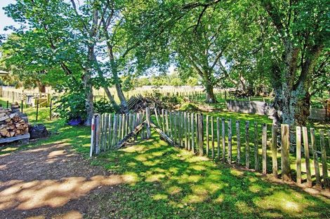 Photo of property in 16 Hilton Road, Carterton, 5713