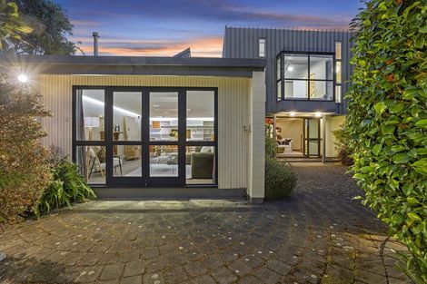 Photo of property in 19 Kent Lodge Avenue, Avonhead, Christchurch, 8042