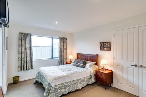 Photo of property in 35 Mcnaughton Place, Onekawa, Napier, 4110