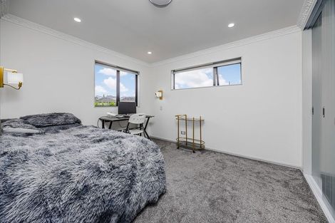 Photo of property in 29a Plumley Crescent, Mangere, Auckland, 2022