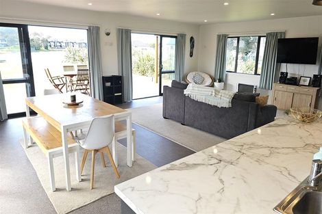 Photo of property in 135 Harbour Drive, Matarangi, Whitianga, 3592