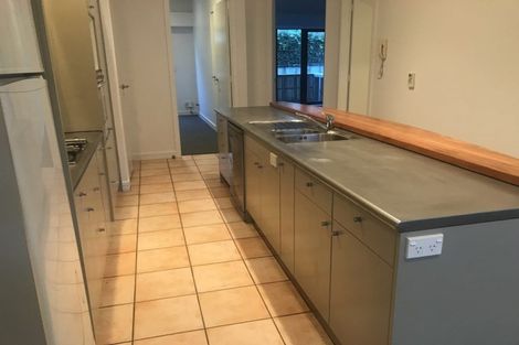 Photo of property in 2/28 Hobson Street, Thorndon, Wellington, 6011