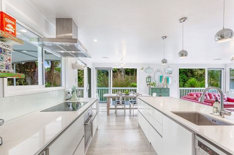 Photo of property in 59 Weatherly Road, Torbay, Auckland, 0630