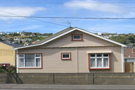Photo of property in 43 Derwent Street, Island Bay, Wellington, 6023