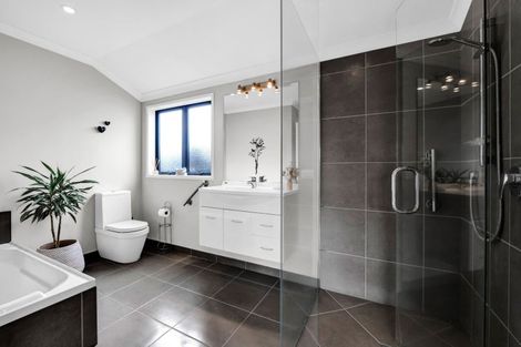 Photo of property in 1/276 Mangorei Road, Merrilands, New Plymouth, 4312