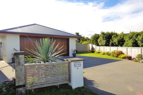 Photo of property in 6 Resolution Place, One Tree Point, 0118