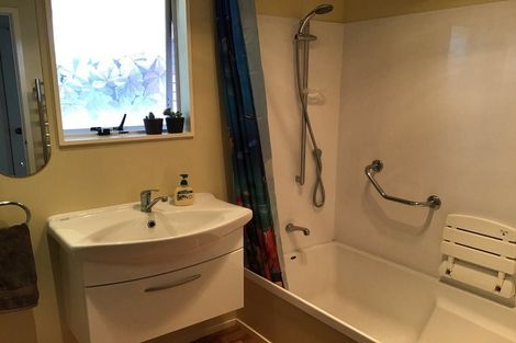 Photo of property in 2/27 Gosford Drive, Botany Downs, Auckland, 2010