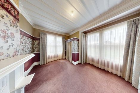 Photo of property in 215 Bridge Street, Bulls, 4818