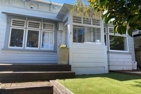 Photo of property in 7 Scarborough Terrace, Mount Victoria, Wellington, 6011