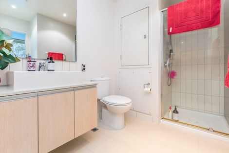 Photo of property in Halsey Apartments At Lighter Quay, 212/77 Halsey Street, Auckland Central, Auckland, 1010