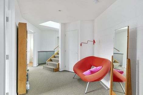 Photo of property in 5 Cavalry Close, Crofton Downs, Wellington, 6035