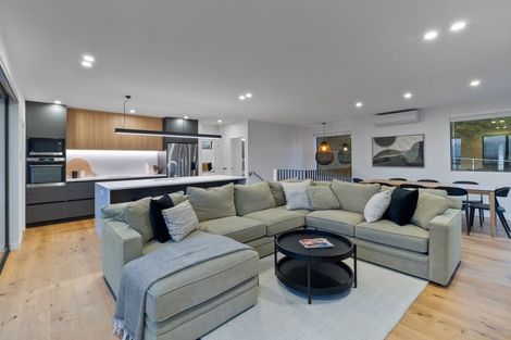 Photo of property in 32 Seacliffe Road, Hillsborough, Auckland, 1042