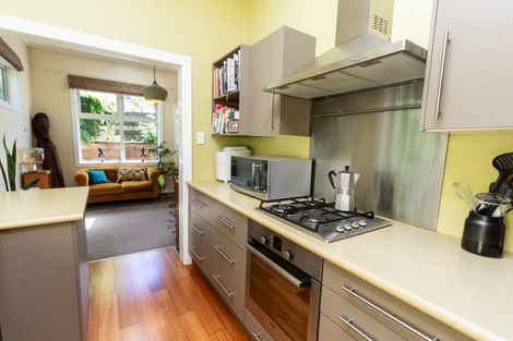 Photo of property in 16 Fortunatus Street, Brooklyn, Wellington, 6021