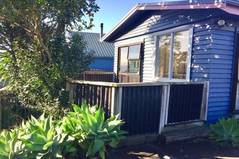 Photo of property in 21a Page Point, Mellons Bay, Auckland, 2014
