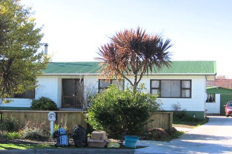 Photo of property in 18 Bradley Place, Nawton, Hamilton, 3200