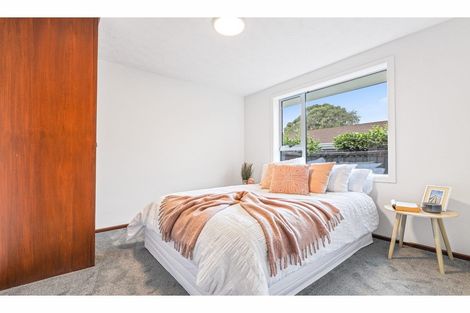 Photo of property in 2/37 Chipping Lane, Redwood, Christchurch, 8051