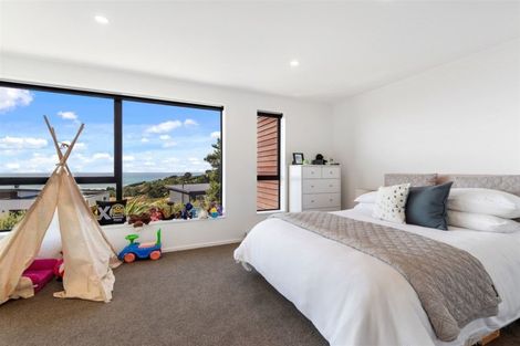 Photo of property in 3 The Terrace, Mount Pleasant, Christchurch, 8081