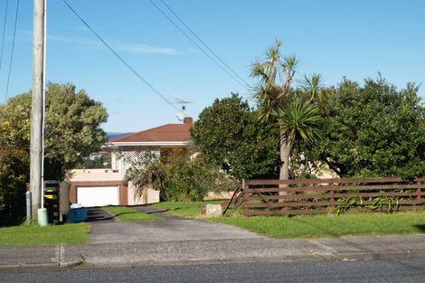 Photo of property in 69 Litten Road, Cockle Bay, Auckland, 2014