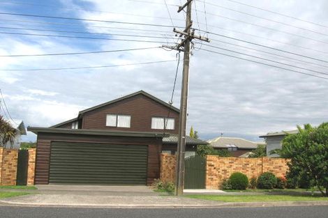 Photo of property in 2/43 Toroa Street, Torbay, Auckland, 0630