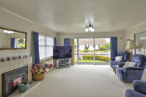 Photo of property in 11 Fairbrother Street, Carterton, 5713