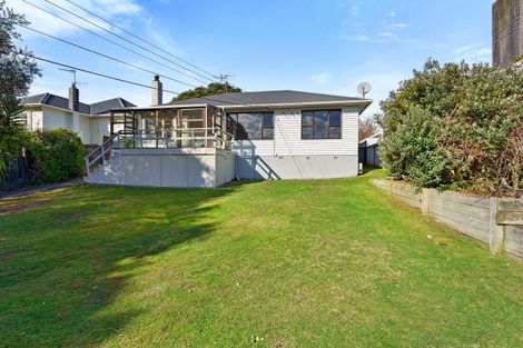 Photo of property in 5 Parakai Street, Paraparaumu, 5032