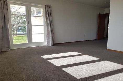 Photo of property in 18 Sabulite Road, Kelston, Auckland, 0602