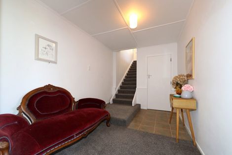 Photo of property in 11 Busby Hill, Havelock North, 4130