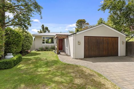 Photo of property in 16 Hadlow Place, Burnside, Christchurch, 8041