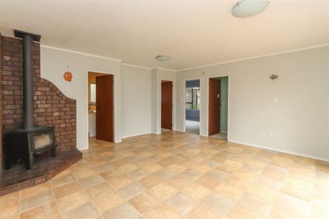 Photo of property in 16 Tainui Terrace, Inglewood, 4330
