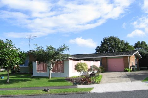 Photo of property in 61 Luton Avenue, Sunnyhills, Auckland, 2010