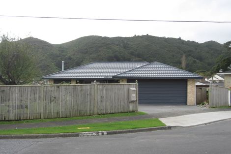 Photo of property in 1 Bella Grove, Naenae, Lower Hutt, 5011