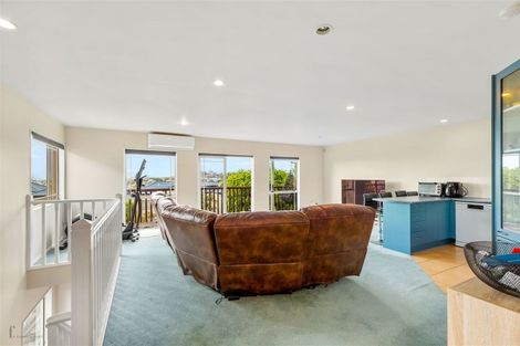 Photo of property in 147b Hobsonville Road, West Harbour, Auckland, 0618