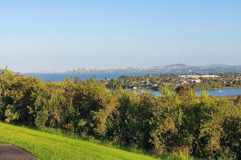 Photo of property in 27 Pahi Place, West Harbour, Auckland, 0618