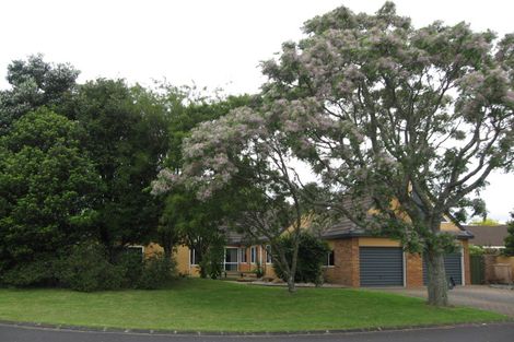 Photo of property in 6 Donegan Place, Conifer Grove, Takanini, 2112