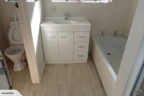 Photo of property in 33b Waimairi Road, Upper Riccarton, Christchurch, 8041