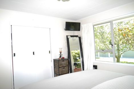 Photo of property in 39 Andrew Street, Waikanae, 5036