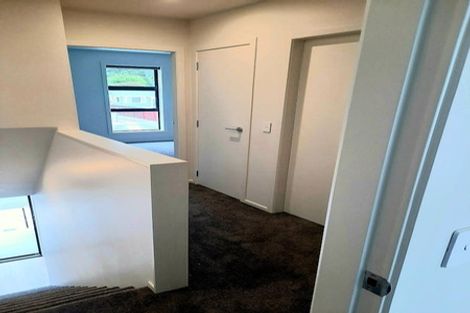 Photo of property in 2/240 Stokes Valley Road, Stokes Valley, Lower Hutt, 5019