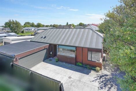 Photo of property in 2/52 Northcote Road, Northcote, Christchurch, 8052